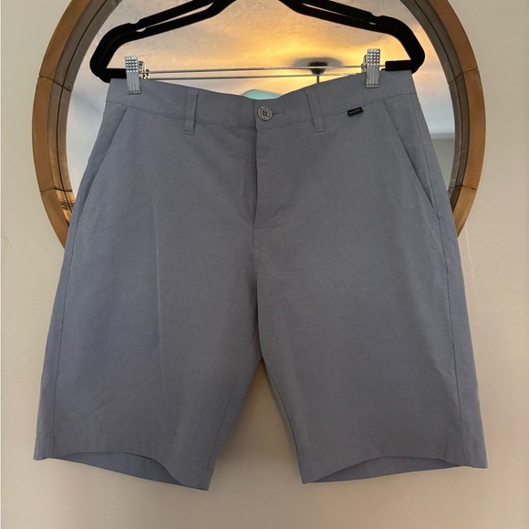 Travis Mathew Light Blue Shorts 32 - Picture 1 of 4